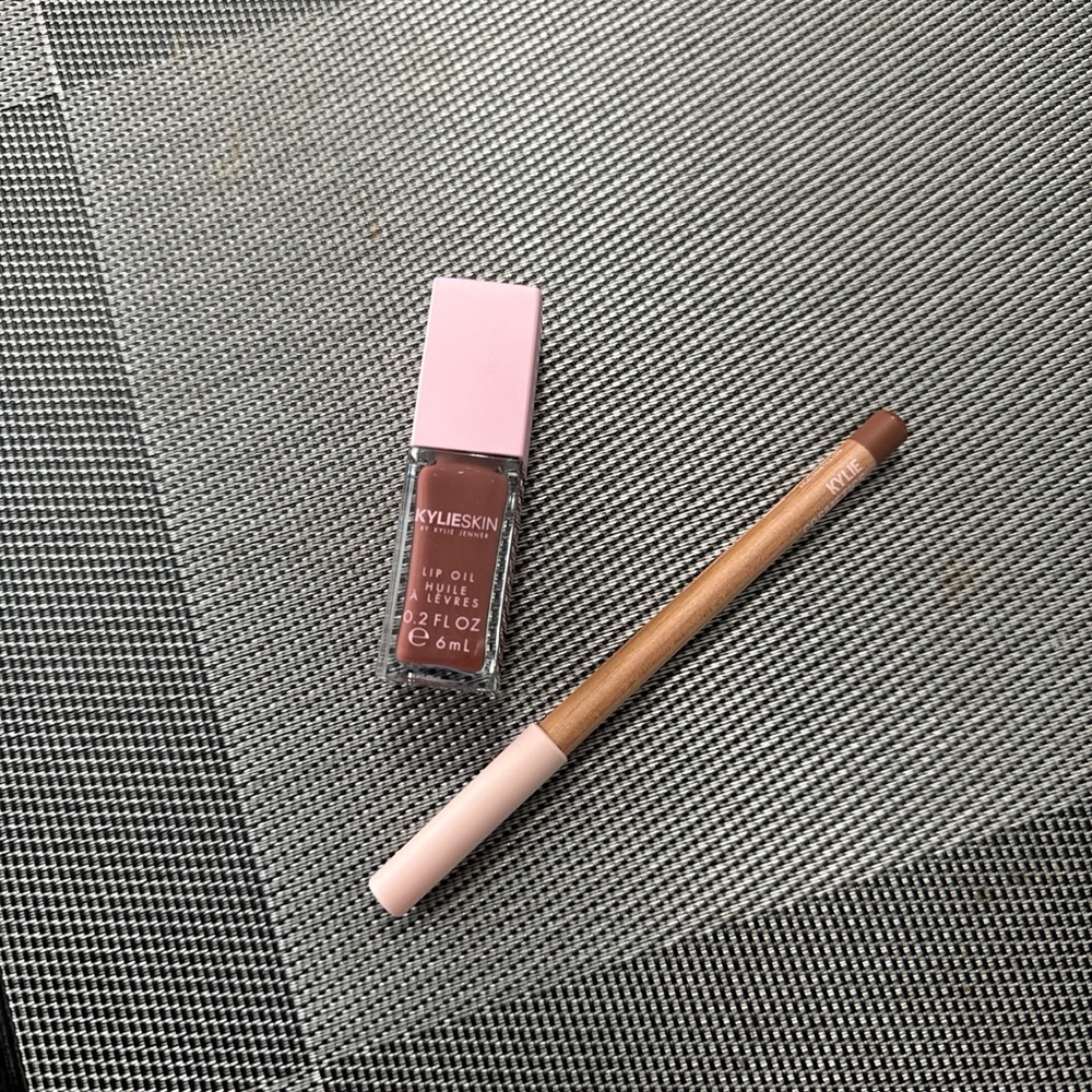 Kylie cosmetics lip kit